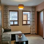 Pearl Apartment *