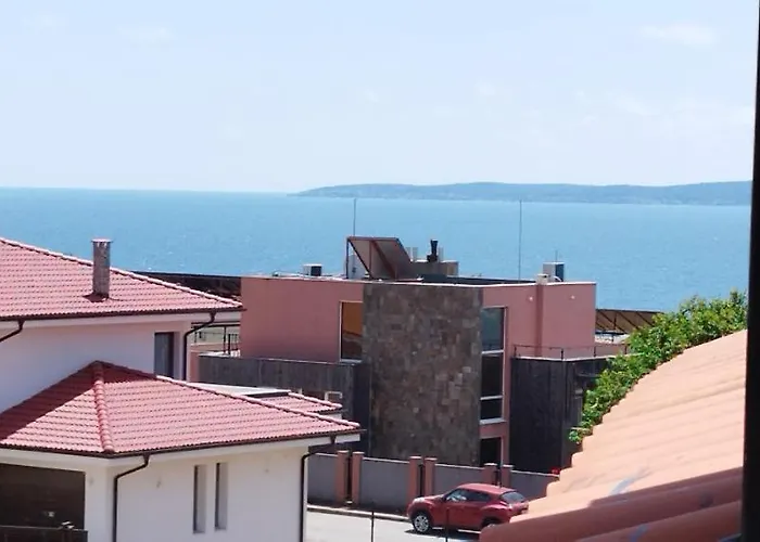 Pearl Apartment