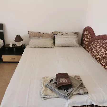 Pearl Apartment